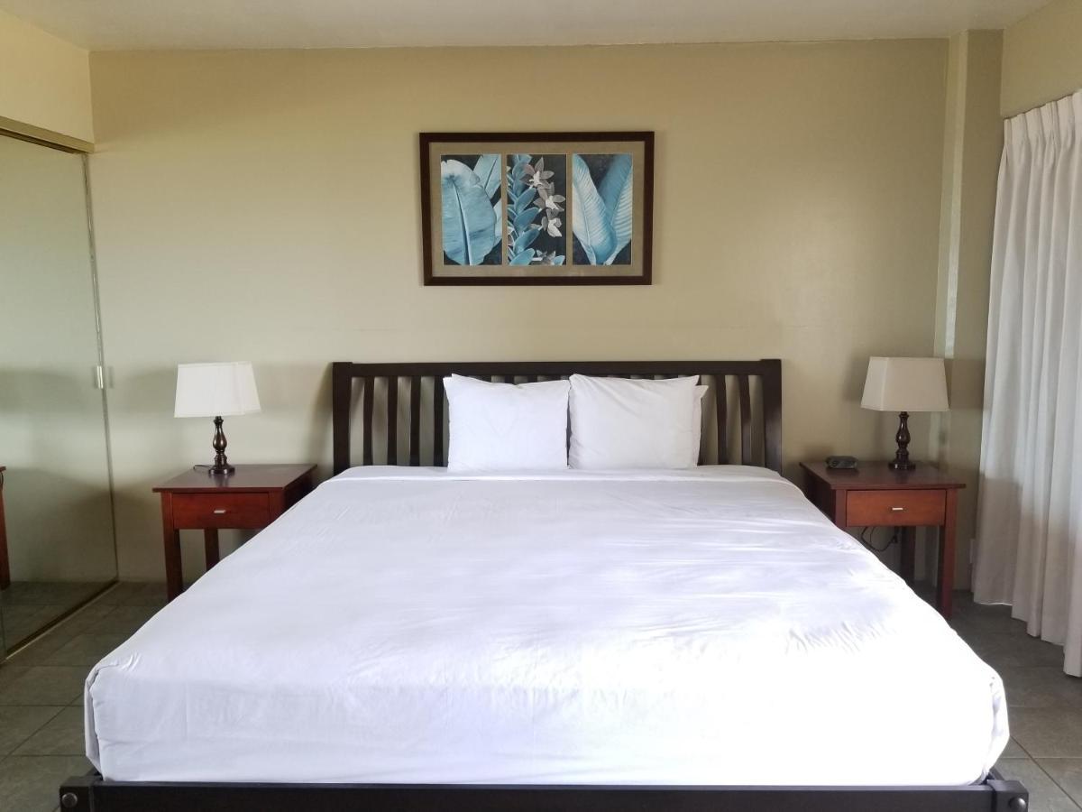 Ilikai Tower One Bedroom Lagoon View Waikiki Condos With Lanai & Free Wifi Хонолулу Стая снимка