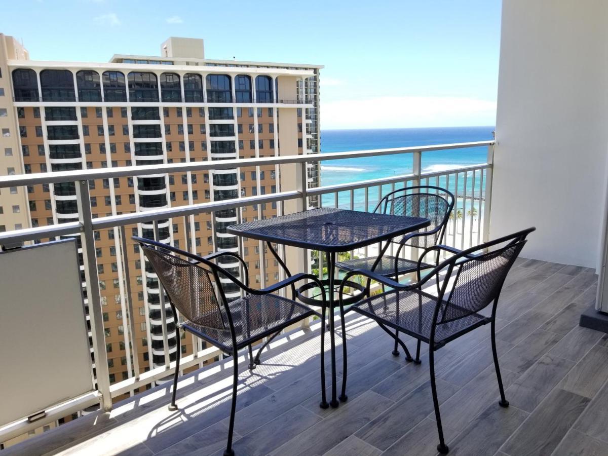 Ilikai Tower One Bedroom Lagoon View Waikiki Condos With Lanai & Free Wifi Хонолулу Стая снимка