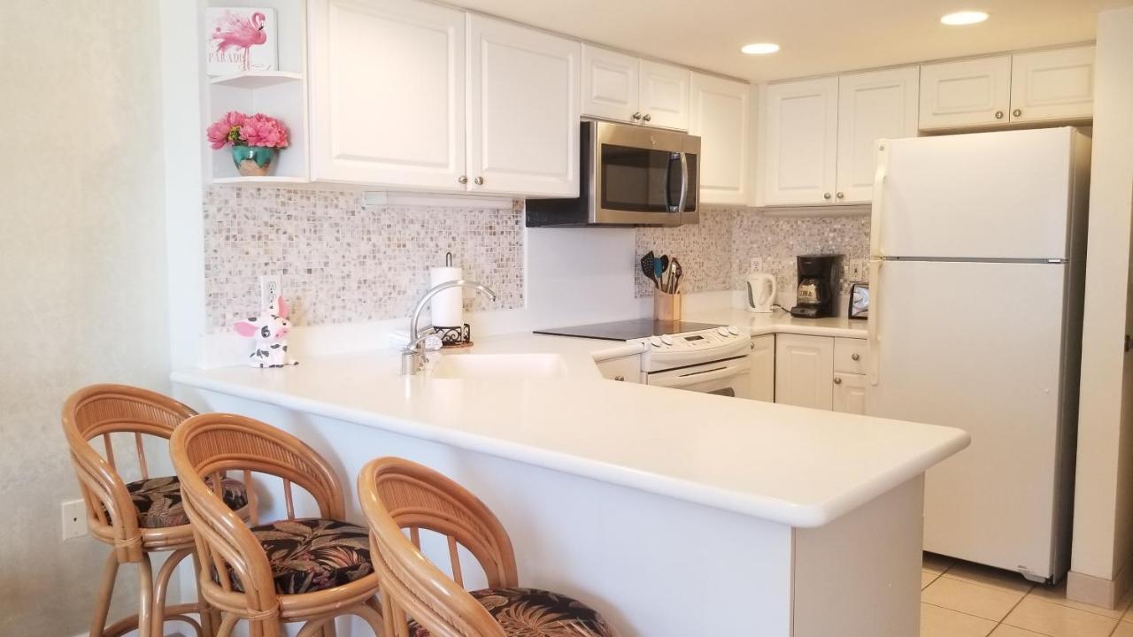 Ilikai Tower One Bedroom Lagoon View Waikiki Condos With Lanai & Free Wifi Хонолулу Стая снимка