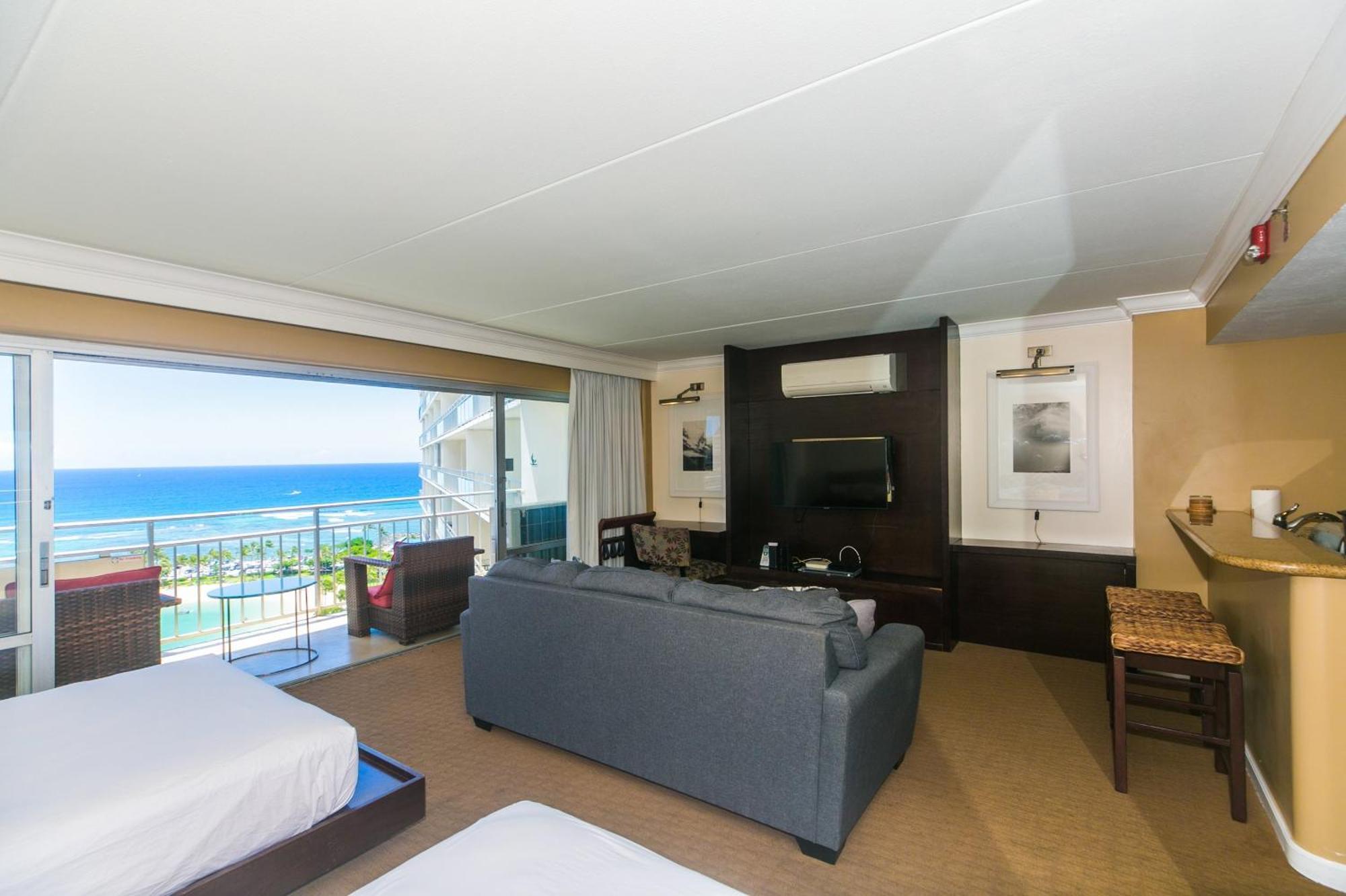 Ilikai Tower One Bedroom Lagoon View Waikiki Condos With Lanai & Free Wifi Хонолулу Стая снимка