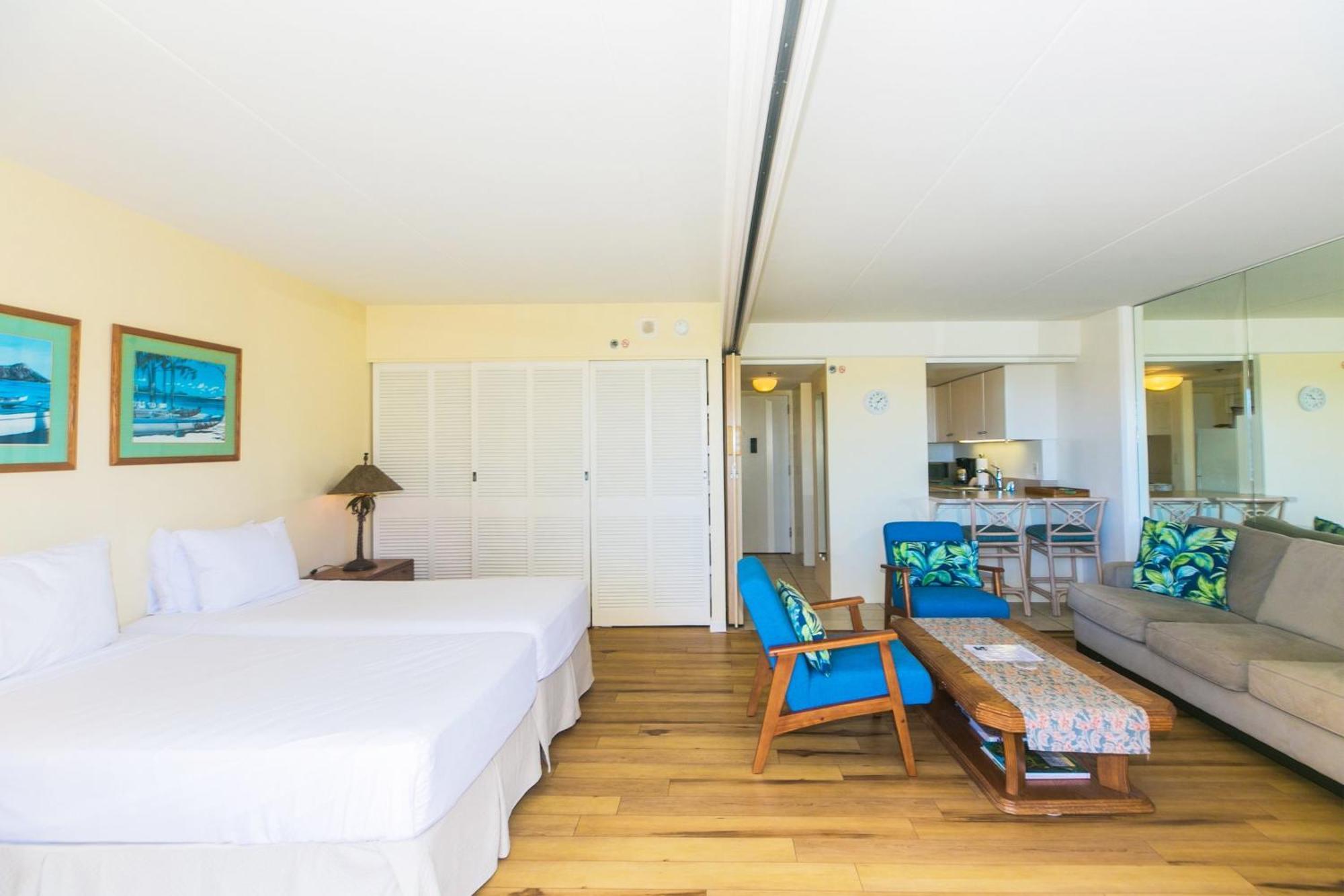 Ilikai Tower One Bedroom Lagoon View Waikiki Condos With Lanai & Free Wifi Хонолулу Стая снимка