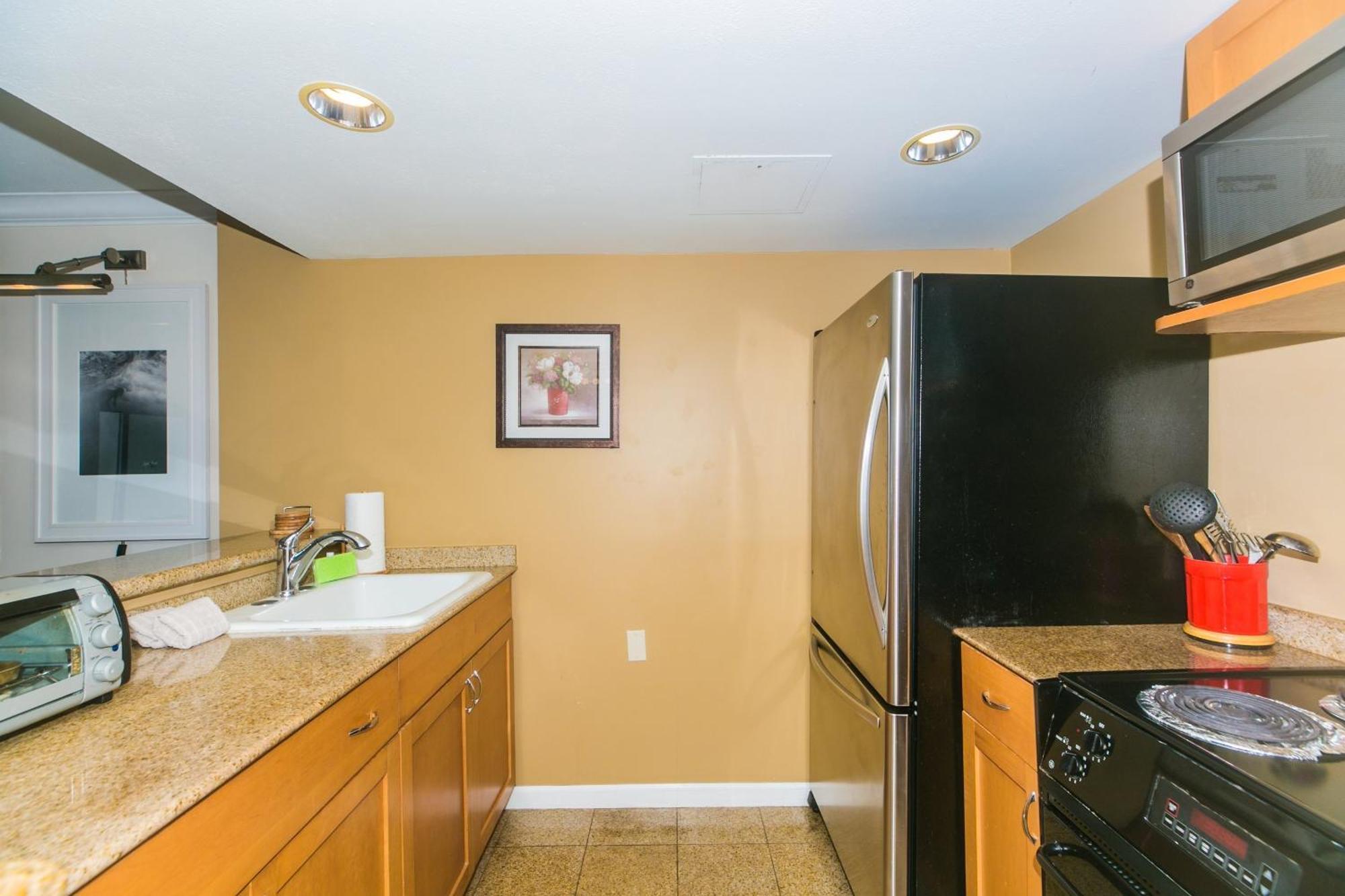 Ilikai Tower One Bedroom Lagoon View Waikiki Condos With Lanai & Free Wifi Хонолулу Стая снимка