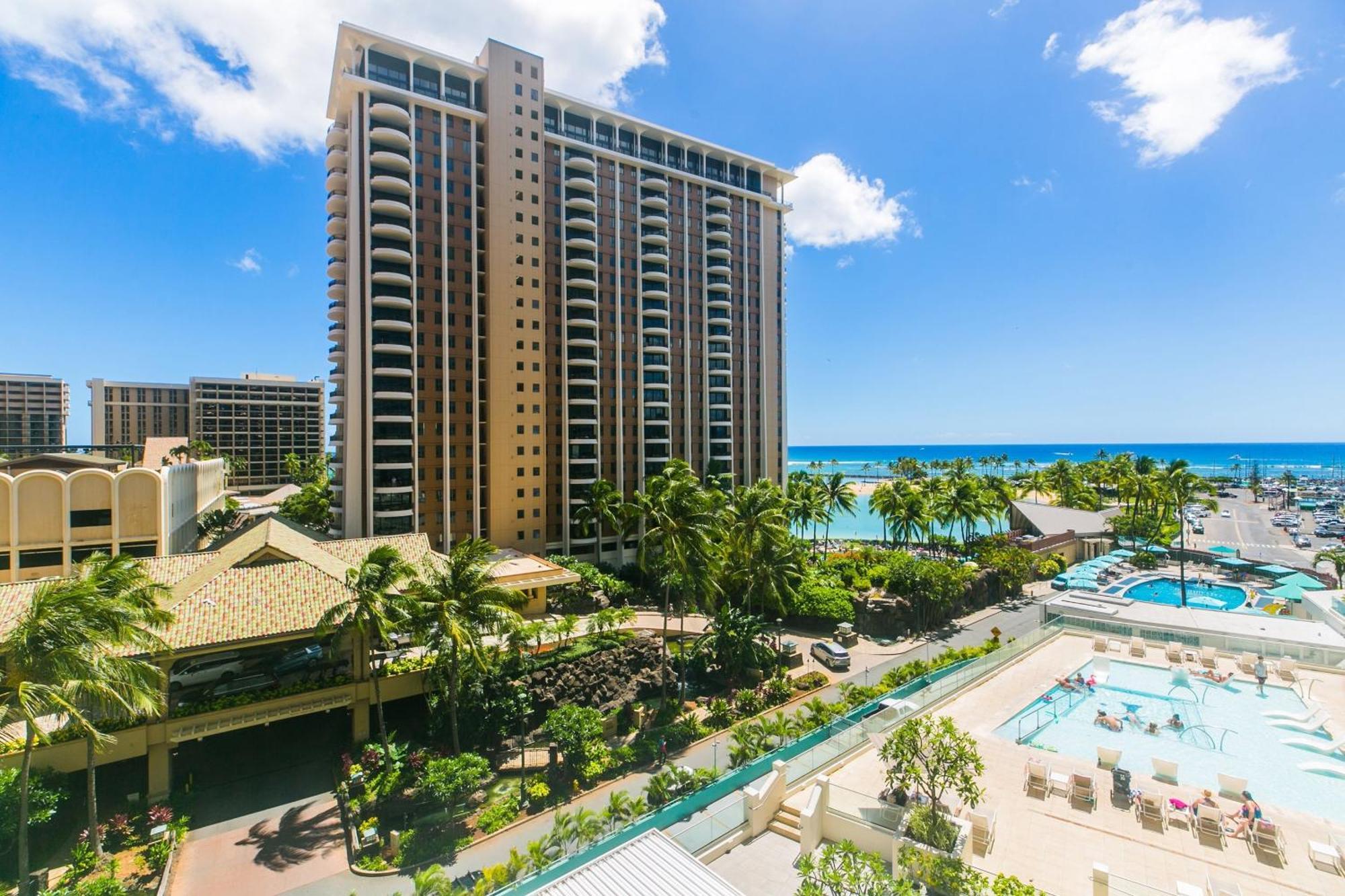 Ilikai Tower One Bedroom Lagoon View Waikiki Condos With Lanai & Free Wifi Хонолулу Стая снимка