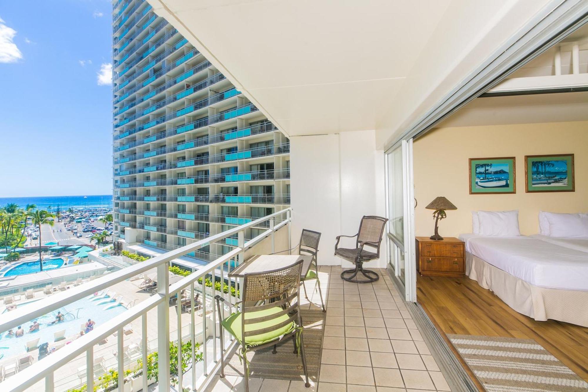 Ilikai Tower One Bedroom Lagoon View Waikiki Condos With Lanai & Free Wifi Хонолулу Стая снимка