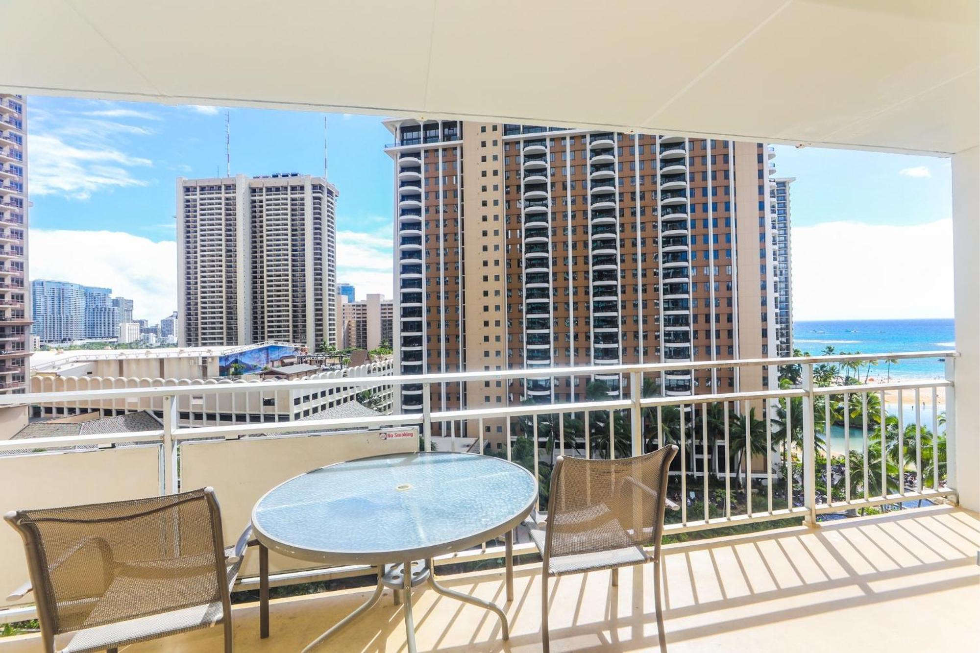 Ilikai Tower One Bedroom Lagoon View Waikiki Condos With Lanai & Free Wifi Хонолулу Стая снимка
