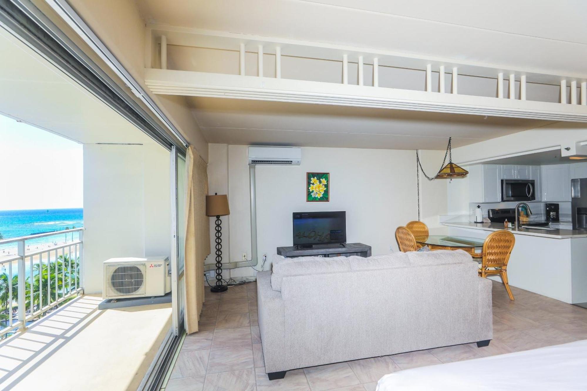 Ilikai Tower One Bedroom Lagoon View Waikiki Condos With Lanai & Free Wifi Хонолулу Стая снимка